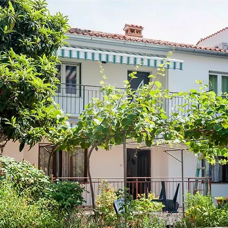 And Tereza רוביני