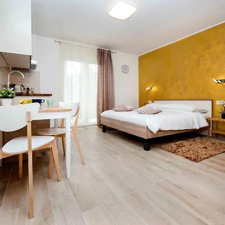And Tereza Rovinj
